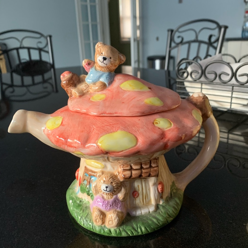 Decorative teapot